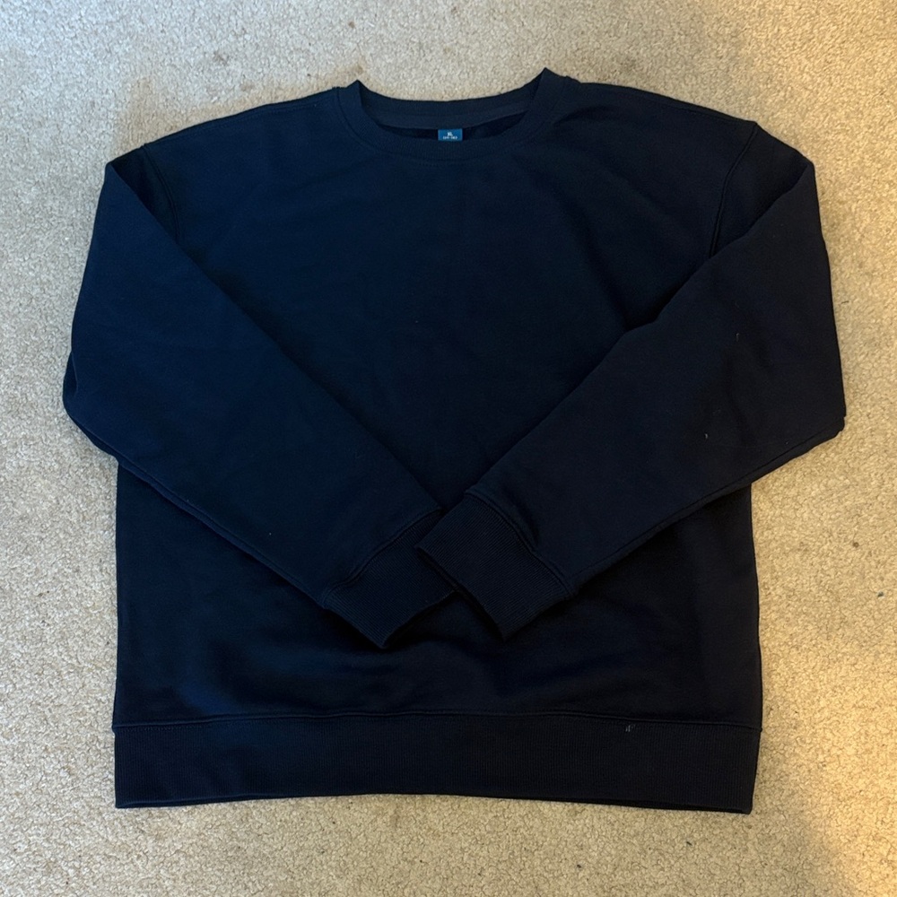 Pristine navy sweatshirt from Old Navy, size XL (14-16 unisex)